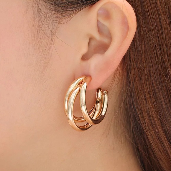 NEW 18K Gold Multi-layer Hoop Earrings - Picture 5 of 7